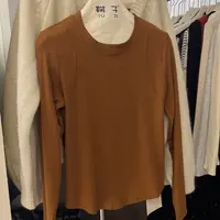 【鞠子Juzi 】8910#高级感简约超柔显瘦不规则内搭打底衫