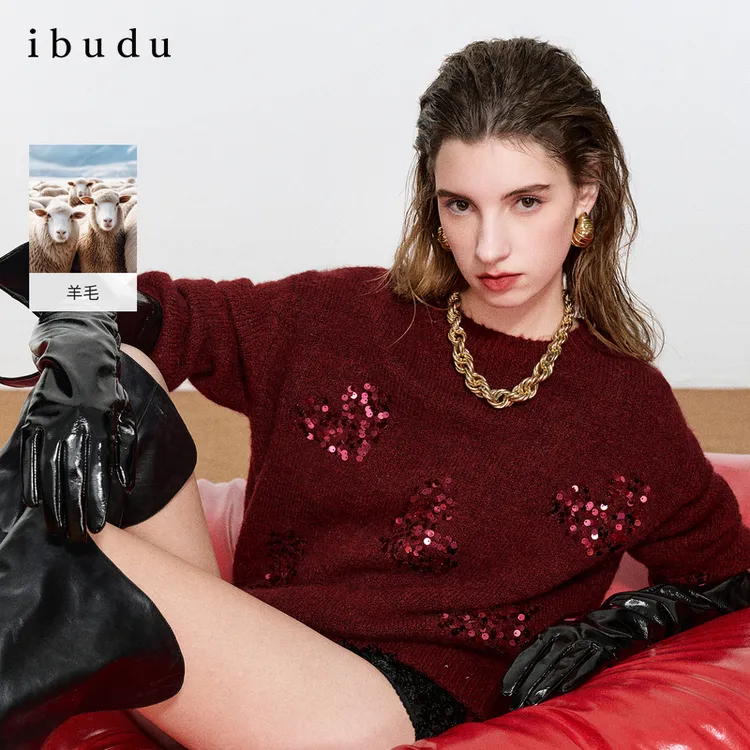 三彩ibudu2025冬季新款珠片绣针织衫圆领毛衫宽松套头女