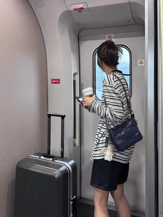 2025春夏新款条纹防晒罩衫t恤高级感宽松显瘦长袖上衣百搭休闲裤