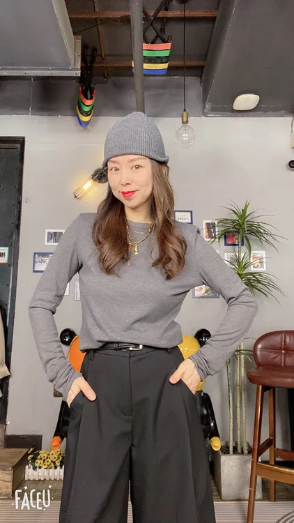 *NANA*打底衫，黑白灰，垫肩款，微透