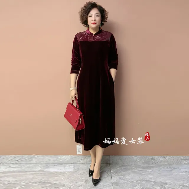 高档贵夫人丝绒连衣裙秋冬新款50-60岁妈妈轻奢国风过膝长款旗袍