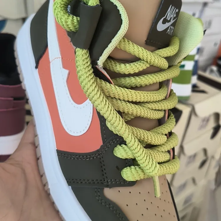 2025年新款男女同款运动鞋