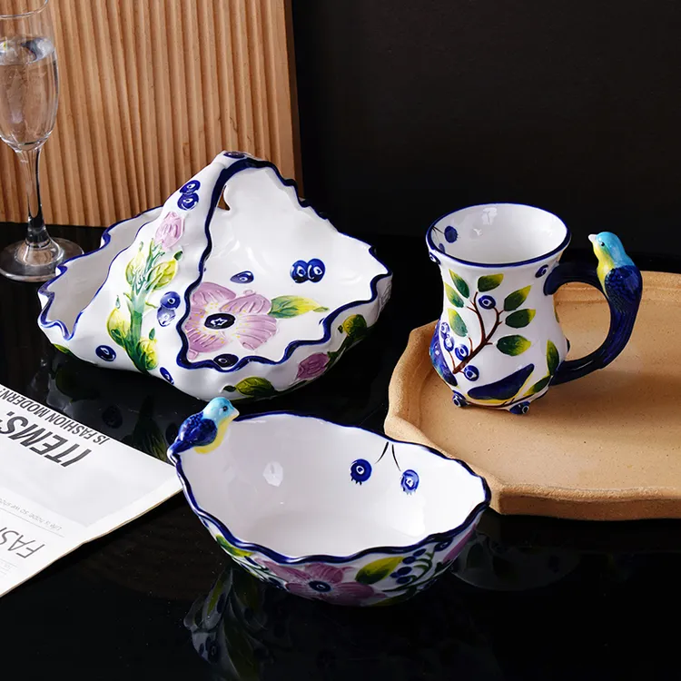 浮雕珐琅釉下彩高品质网红陶瓷餐具蓝莓小清新水杯果盘欧式手提篮