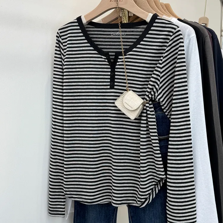 高级感撞色条纹v领长袖打底衫女士2025秋冬正肩显瘦半开纽扣t恤潮