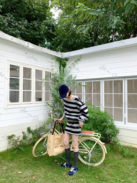 焦糖布丁撞色条纹俏皮感满分活力棉质露肩上衣短裤裙套装w1839p2