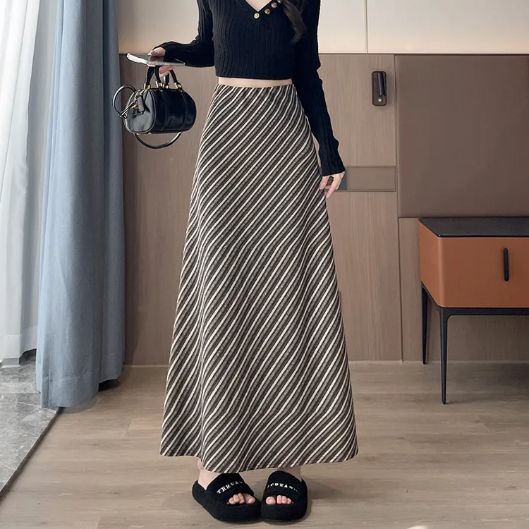 气质高腰显瘦半身裙女秋装2025年秋季新款宽松斜条纹a字包臀裙子