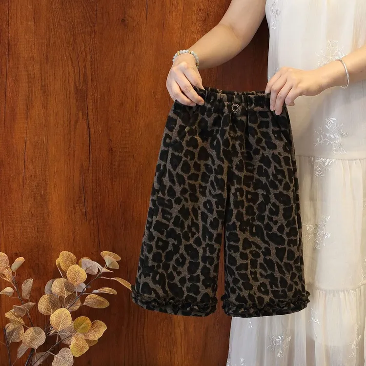 女宝宝加绒裤子秋冬季新款女童一体绒保暖长裤儿童时髦豹纹直筒裤