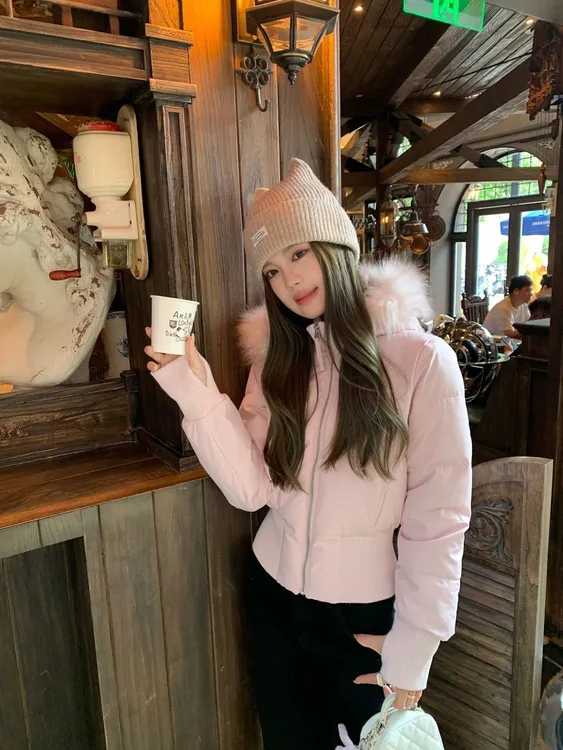 棉服短款2025粉色冬季新款连帽收腰显瘦加厚毛领保暖棉衣百搭外套