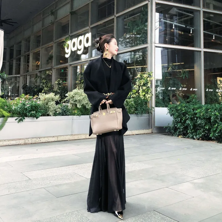 清冷高级感网纱拼接无袖内搭连衣裙女秋款时尚修身显瘦长款背心裙