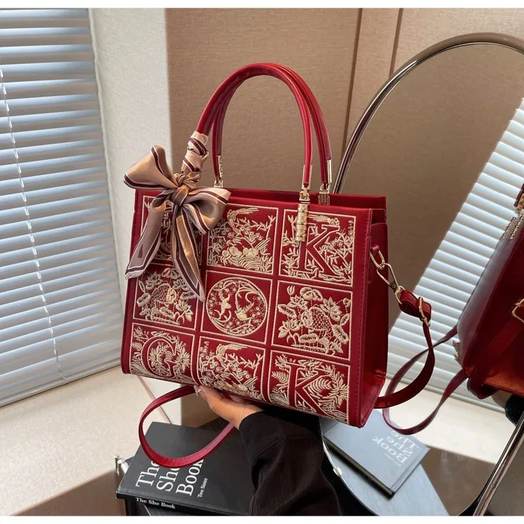 新中式国风刺绣新款小众红色包包女包大容量结婚包斜挎婚礼手提包