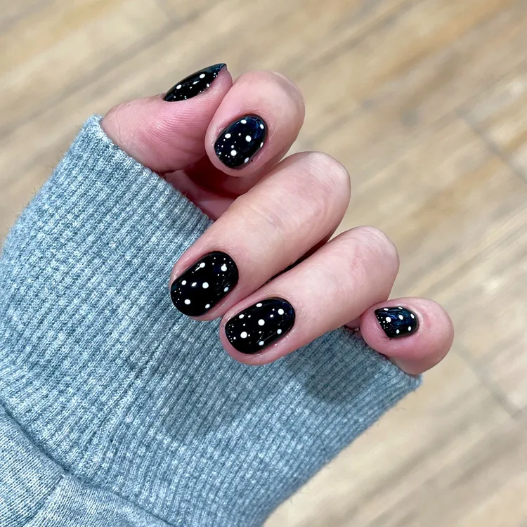 【花生】手工短款黑白色法式波点美甲高级感显白甜酷穿戴甲