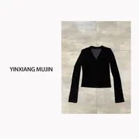 【YINXIANG MUJIN】垫肩丝绒上衣 设计师长袖气质V领百搭黑色女T恤