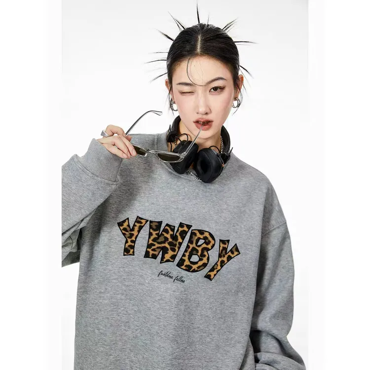 【金小桔专属】YWBY秋冬款加绒加厚圆领百搭宽松豹纹字母印花卫衣女显瘦长袖上衣