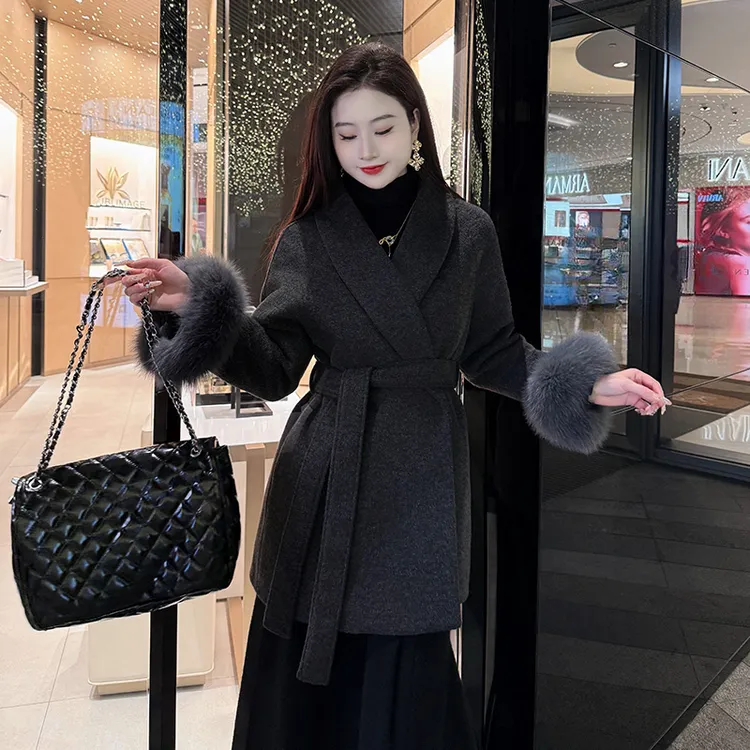 白鸭绒芬兰狐狸毛羽绒服气质显瘦浴袍款保暖羊毛大衣中长款