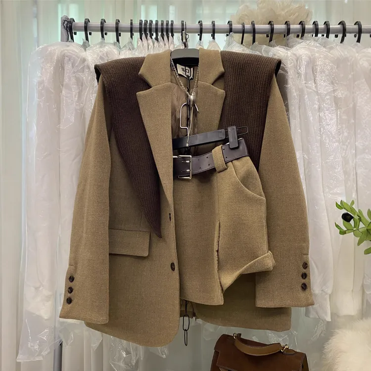 韩系小个子新款时尚气质加棉毛呢西装外套A字半身裙配披肩三件套