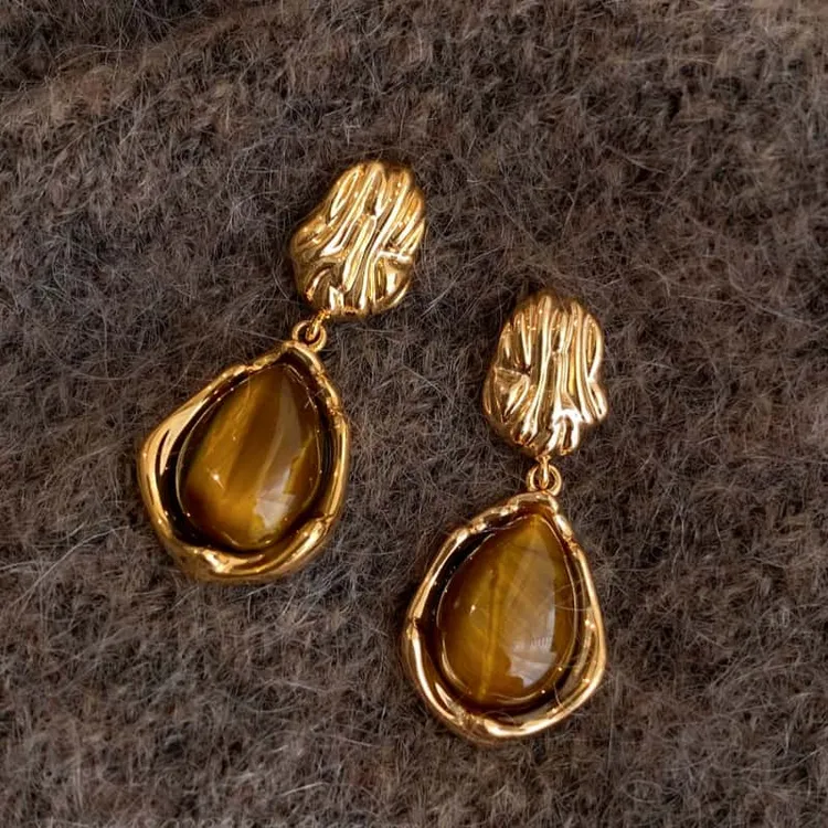 铜合金耳饰 美拉德虎眼石耳环女轻奢小众耳钉2025新款琥珀色耳饰