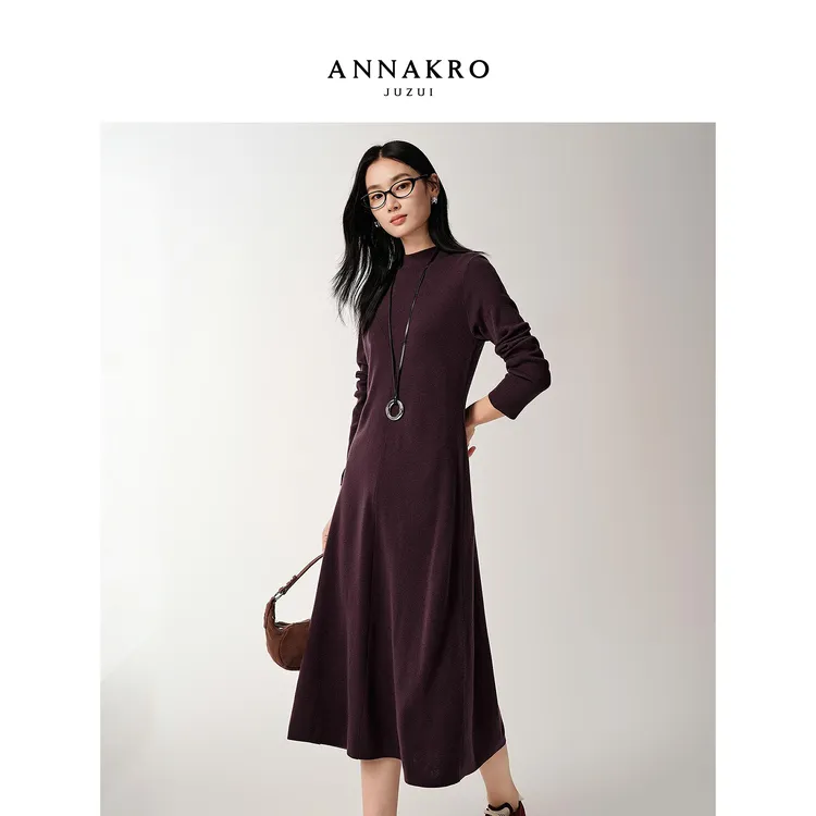 玖姿安娜蔻连衣裙优雅半高领分割线收腰针织女2025冬新KWFD31410