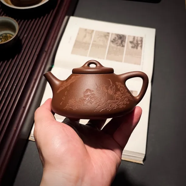 子冶石瓢｜黄龙山单矿紫泥 230cc &手工刻绘松鹤款 精品紫砂壶