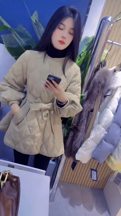 2025年秋冬新款韩系时尚休闲菱格中长款绑带收腰显瘦棉服外套女