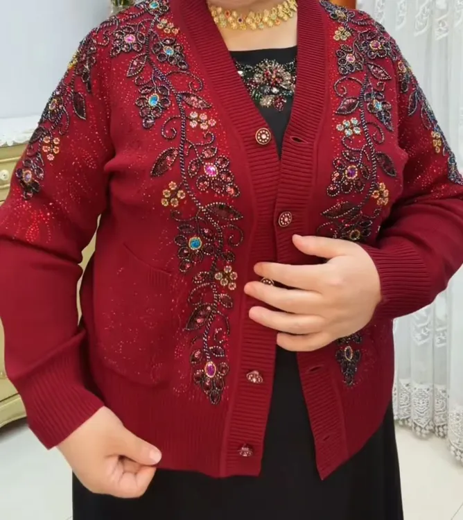 V领外套短裙拼色中老年女装长袖舞服镶钻休闲风