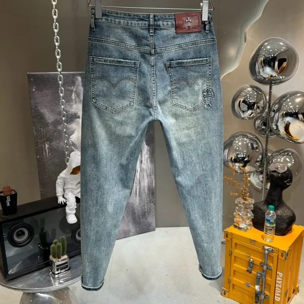 高端潮流十字架贴布牛仔裤男微锥弹力小脚修身水洗蓝猫须磨白水洗