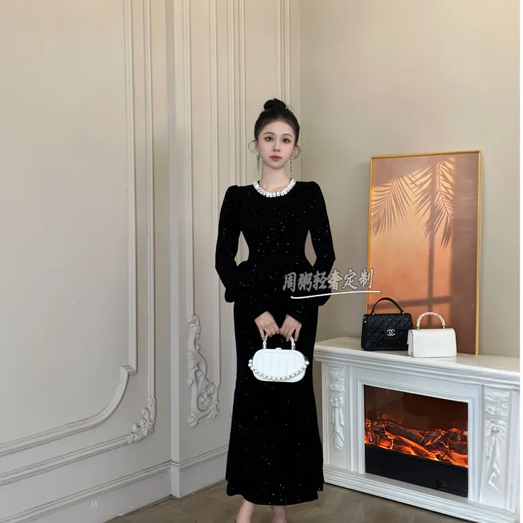 【周粥定制】秋冬新款女装轻熟风气质V领收腰连衣裙21631