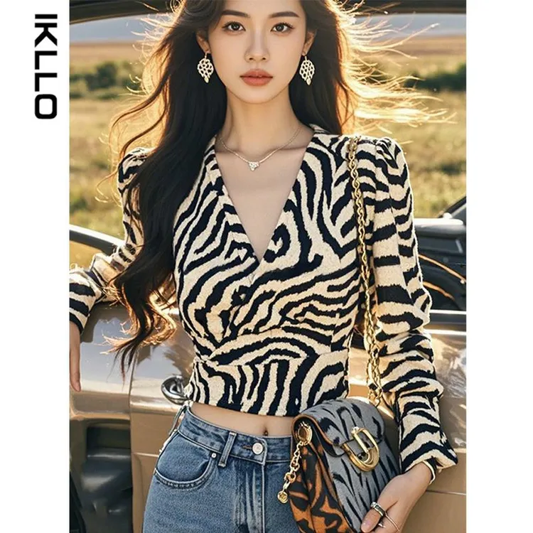 法式v领斑马纹长袖衬衫女士设计感小众春秋独特别致露脐短款上衣