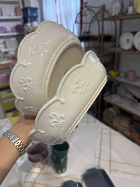 两个装外贸尾货正品奶油色法式浮雕炒菜盘,大容量拌面盘
