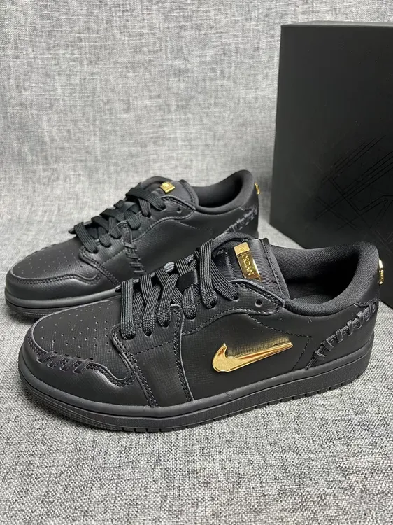 Air Jordan 1男女同款黑金色休闲复古百搭板鞋运动篮球鞋官方正品