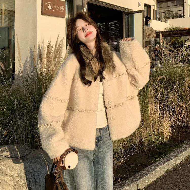 米白色巨好看真貉子毛羊羔毛外套女2025冬季新款花边拼接皮毛一体