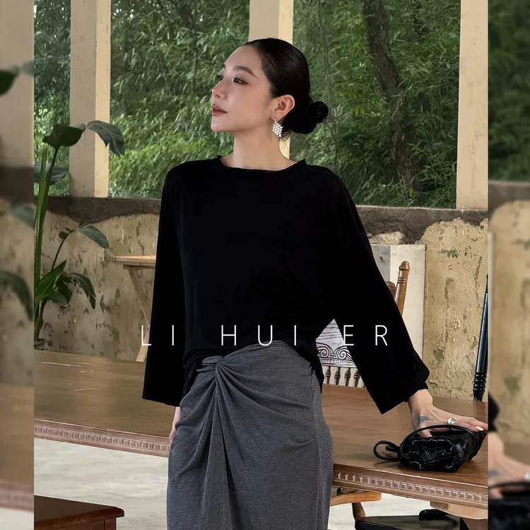 LiHuiEr李慧儿【黛青】 2025秋季休闲高级设计小众双色T恤HNE031