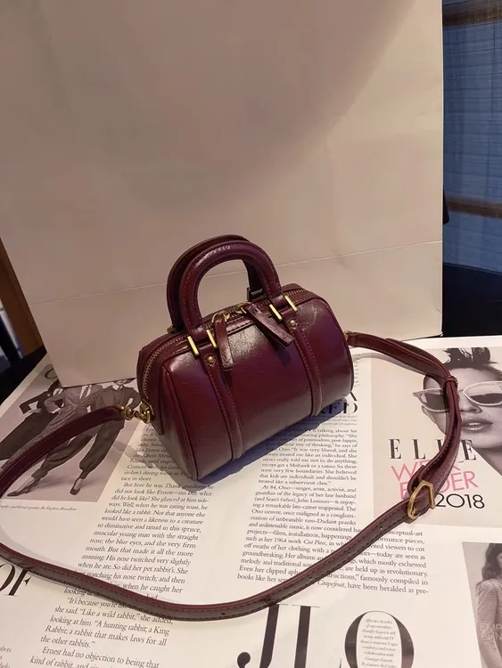 高级感复古软皮枕头包包女2025新款百搭圆筒包小众轻奢手提斜挎包