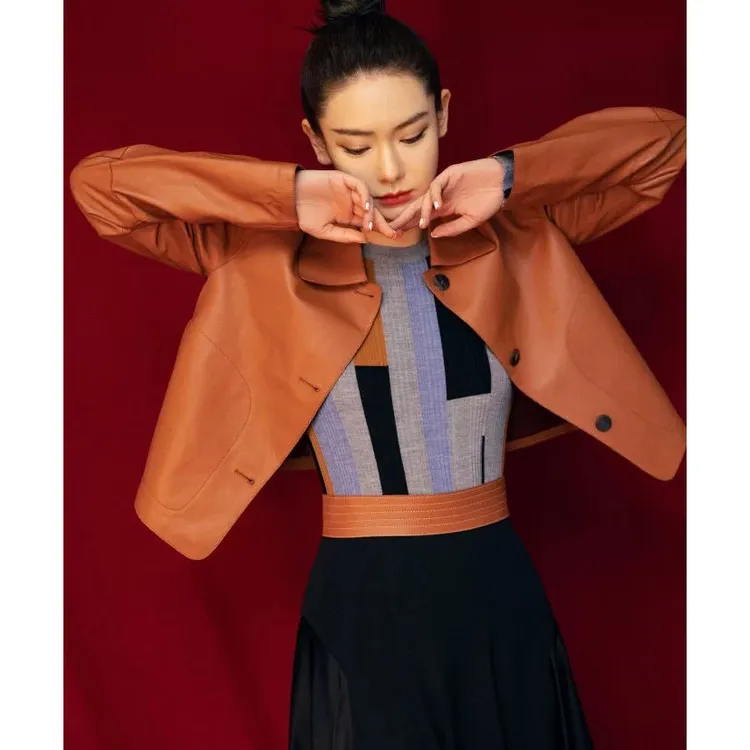 春秋2025戚薇明星同款新款时尚百搭夹克机车皮衣