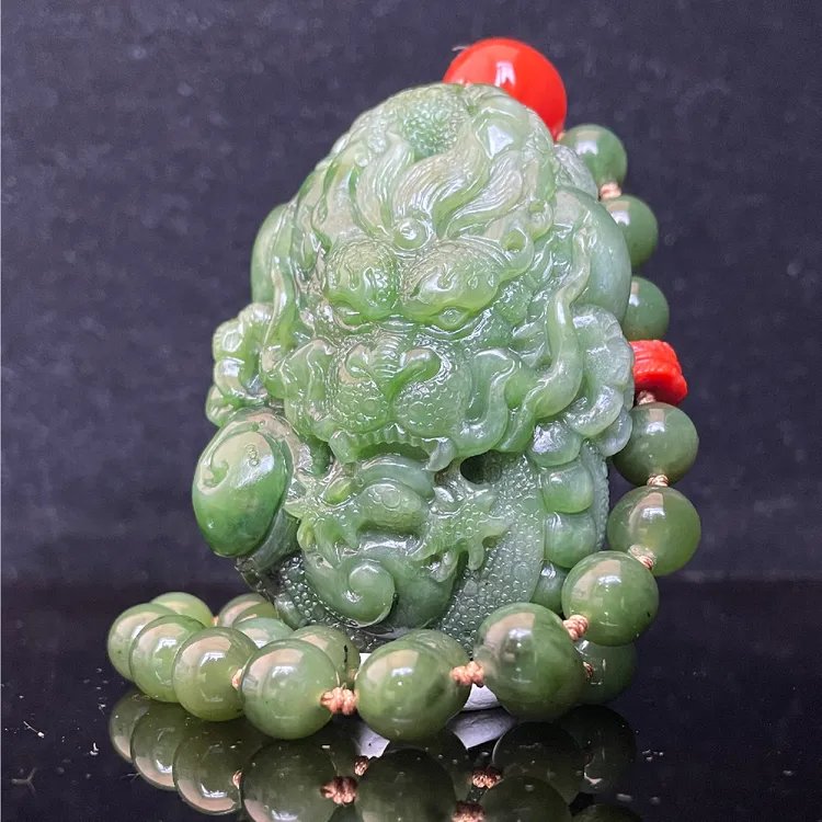 和田玉碧玉龙腾瑞佩手把件