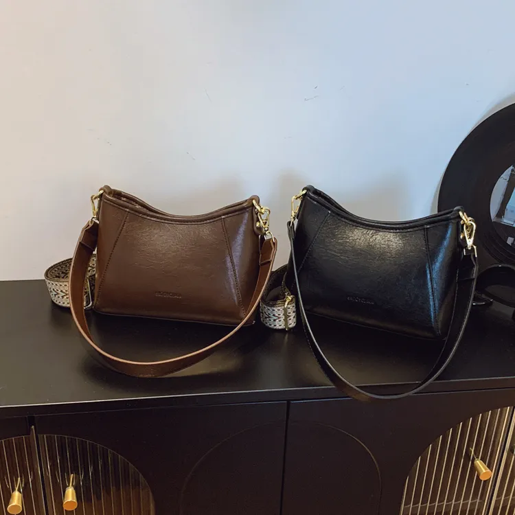 2025复古小众老钱风腋下包包新款大容量单肩斜挎托特包