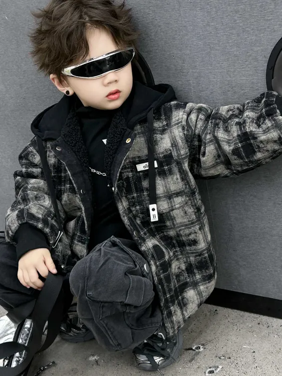 连帽休闲风常规款单排扣普通外套