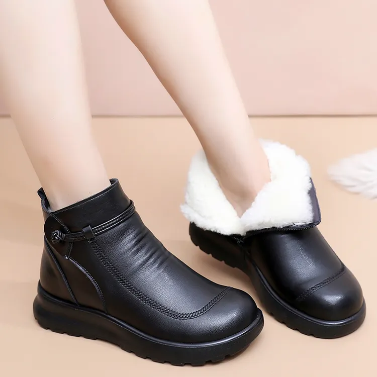冬季新款妈妈鞋棉鞋真皮羊毛舒适防滑平底中老年人女鞋保暖短靴子