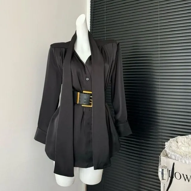 黑色高级感挂脖缎面长袖衬衫女早秋大码胖mm收腰中长款遮屁股上衣