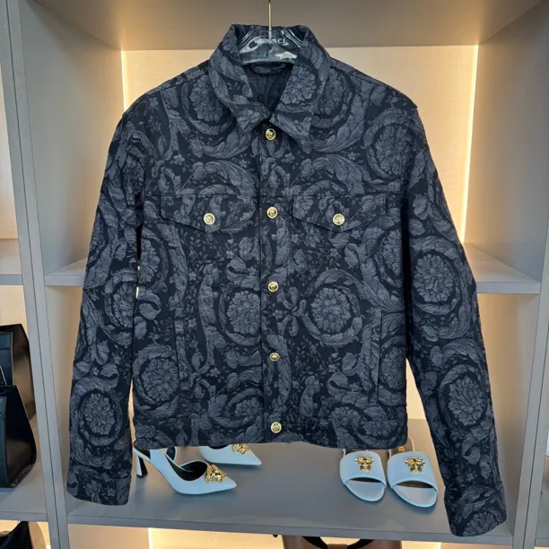 未使用 VERSACE/范思哲 俩周回国/男士时尚灰色百搭潮流牛仔外套