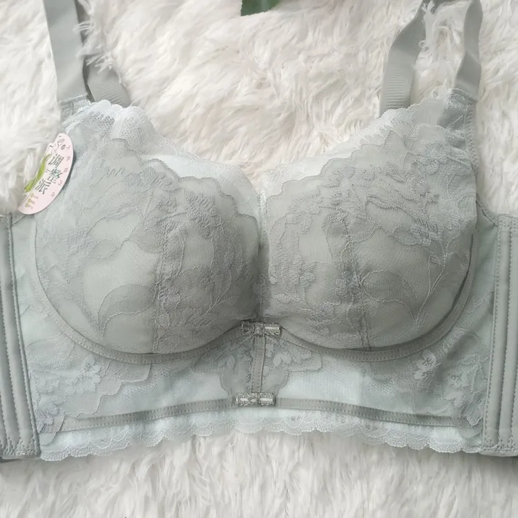 小胸聚拢无钢圈透气调整型蕾丝性感文胸