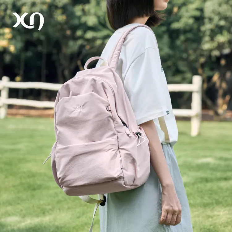 新町新款初高中大学生书包双肩包女轻便旅游背包大容量旅行电脑包