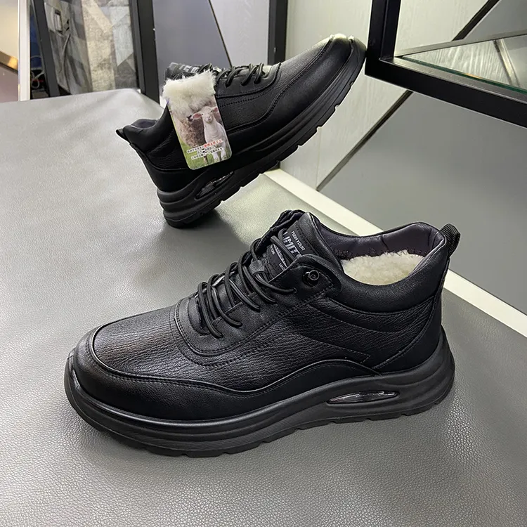 冬季2025男鞋休闲爸爸鞋牛皮羊毛软底保暖棉鞋一脚蹬净版轻便潮鞋