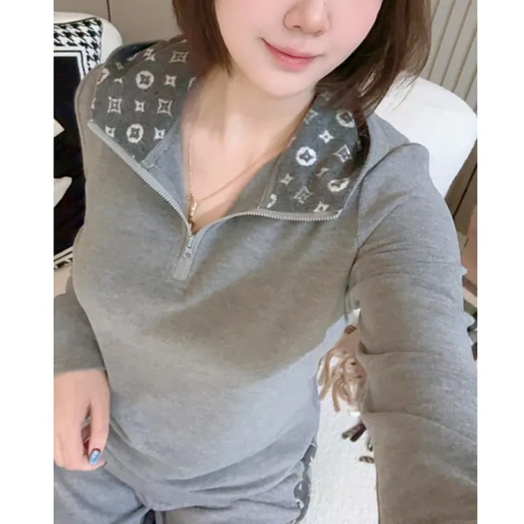 打底衫上衣女2025冬季新款连帽半拉链拼色百搭时尚显瘦休闲上衣女