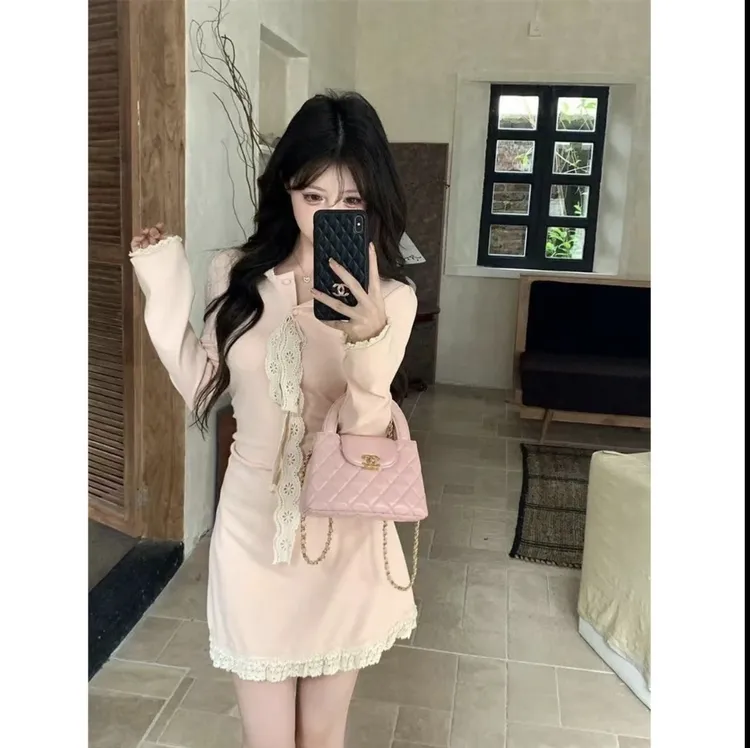 2024秋冬沙丘少女 秋冬纯欲风辣妹性感修身显瘦长袖连帽连衣裙