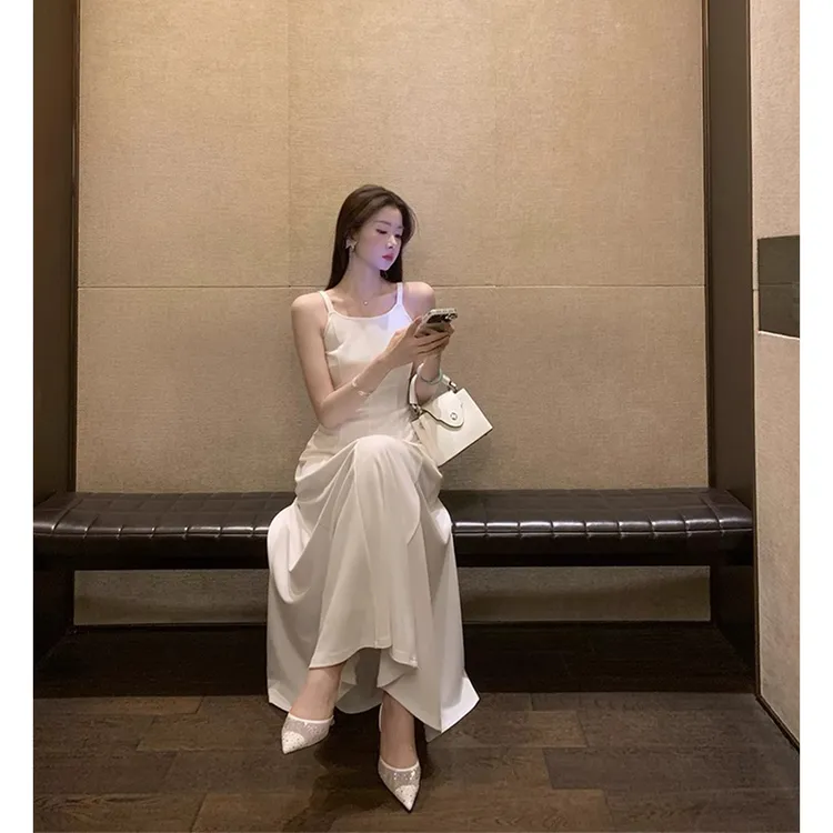 法式御姐气质连衣裙女2025夏季新款收腰显瘦高级感爆款吊带长裙子