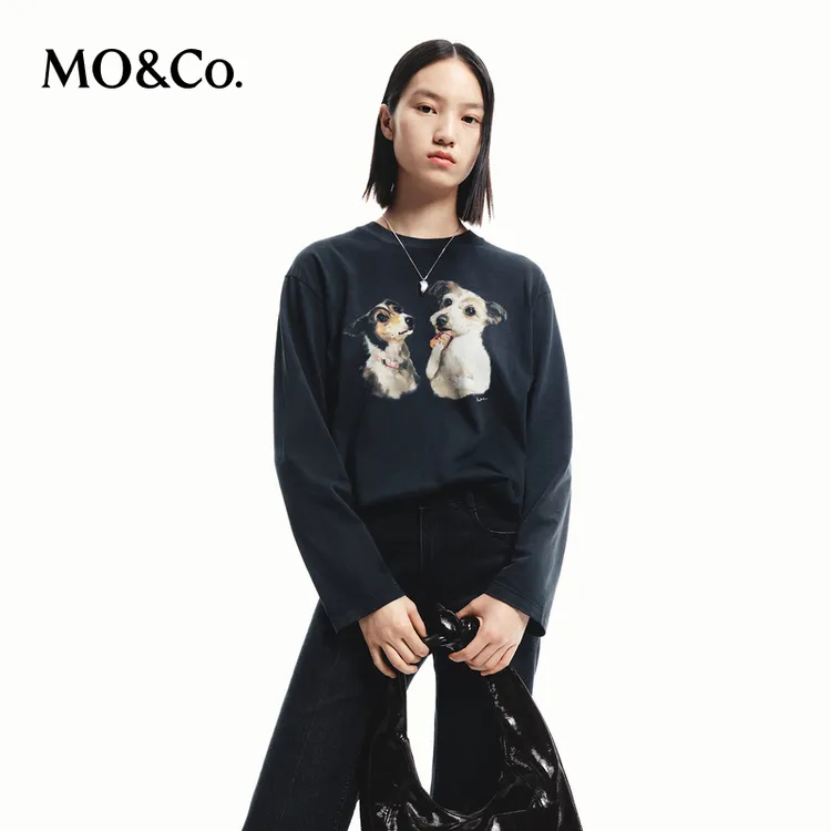 MOCO秋季复古小狗印花宽松圆领长袖棉T恤MBD3TEEK02