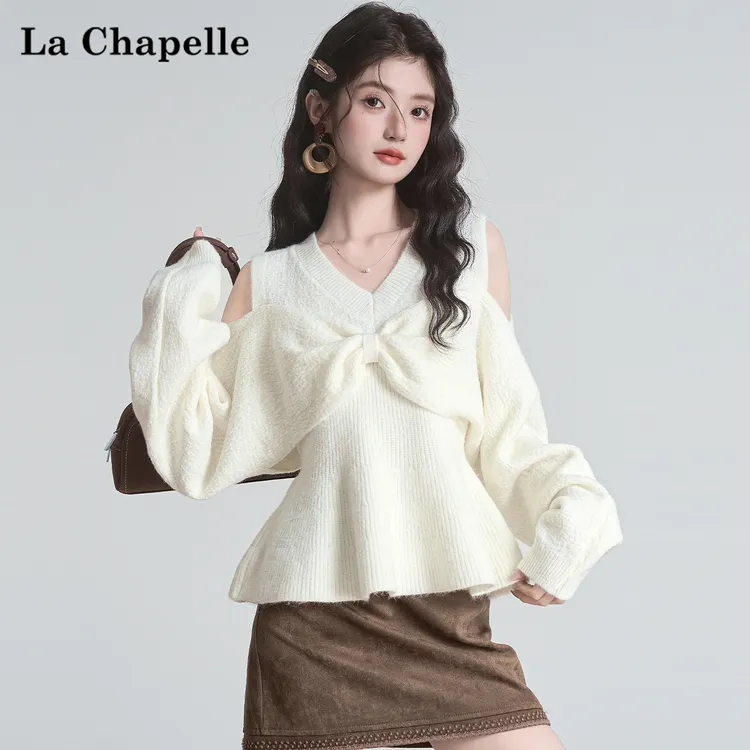 拉夏贝尔秋冬设计感甜美蝴蝶结露肩针织衫女宽松显瘦百搭毛衣上衣