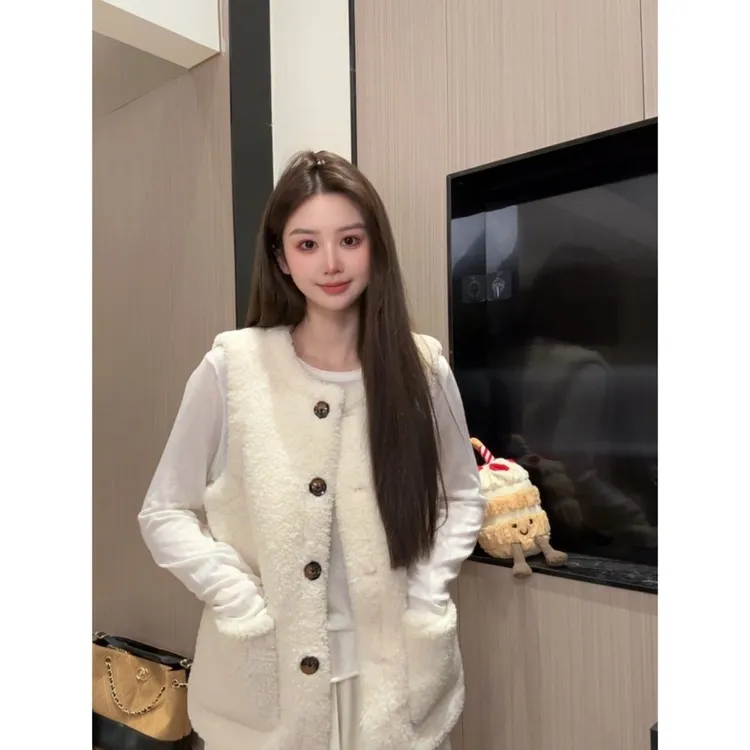 环保皮毛马甲秋冬新款宽松百搭坎肩加厚洋气保暖背心上衣外套冬季