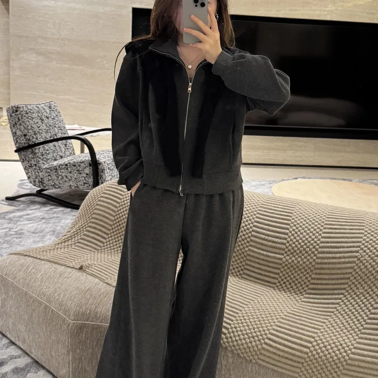 【相伴一身】小允姐姐2025新款时尚高级套装上衣秋冬