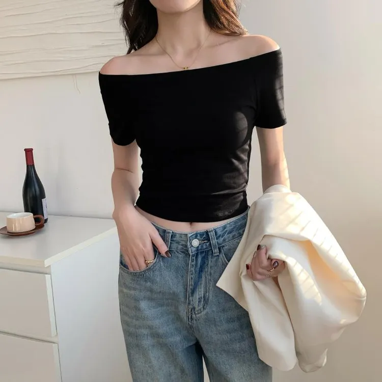 VOCKOO黑色一字领短款短袖t恤女夏季2025新款低领性感修身半袖露